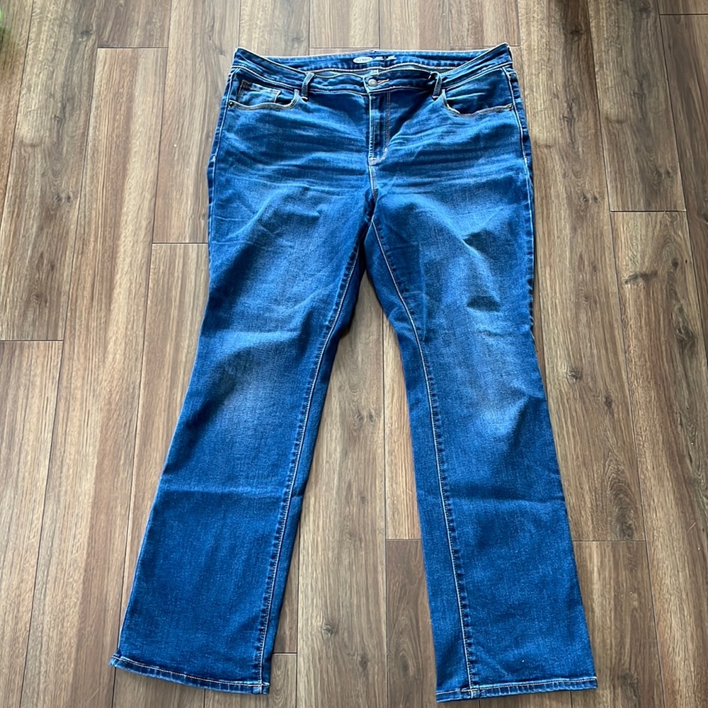 Old Navy Kicker Boot-Cut Medium Rinse